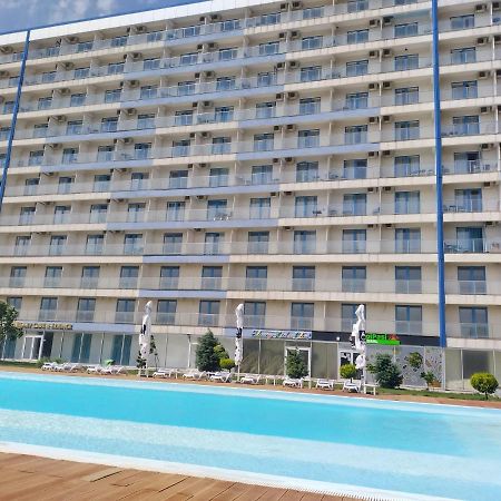 Blaxy Resort Stefi Cu Acces La Piscine Gratuit Douăzeci şi Trei August Екстериор снимка