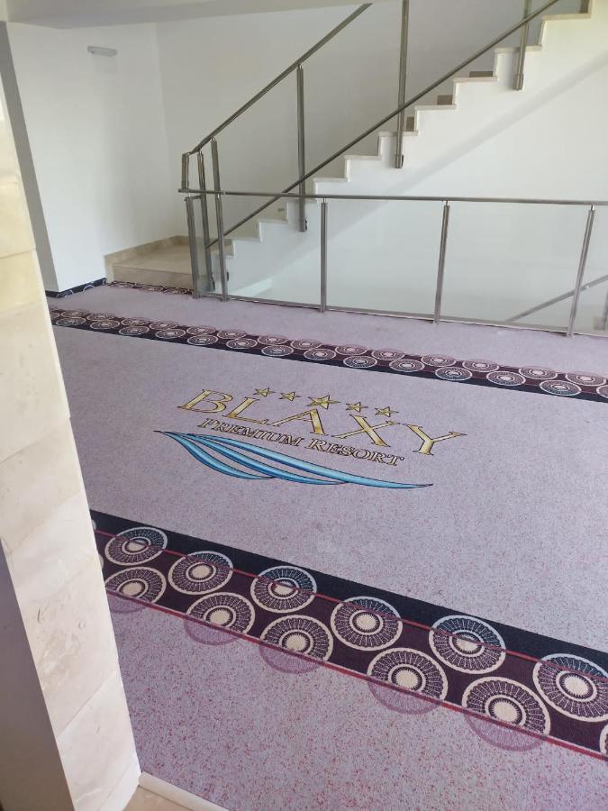 Blaxy Resort Stefi Cu Acces La Piscine Gratuit Douăzeci şi Trei August Екстериор снимка