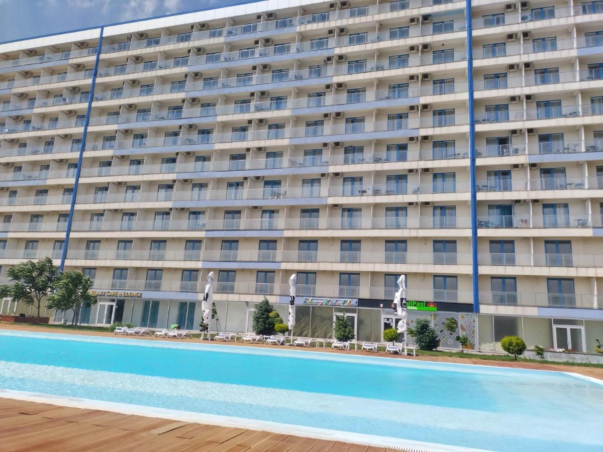 Blaxy Resort Stefi Cu Acces La Piscine Gratuit Douăzeci şi Trei August Екстериор снимка