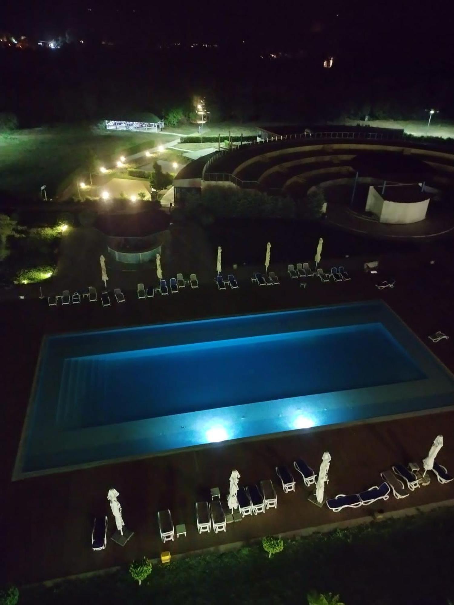 Blaxy Resort Stefi Cu Acces La Piscine Gratuit Douăzeci şi Trei August Екстериор снимка