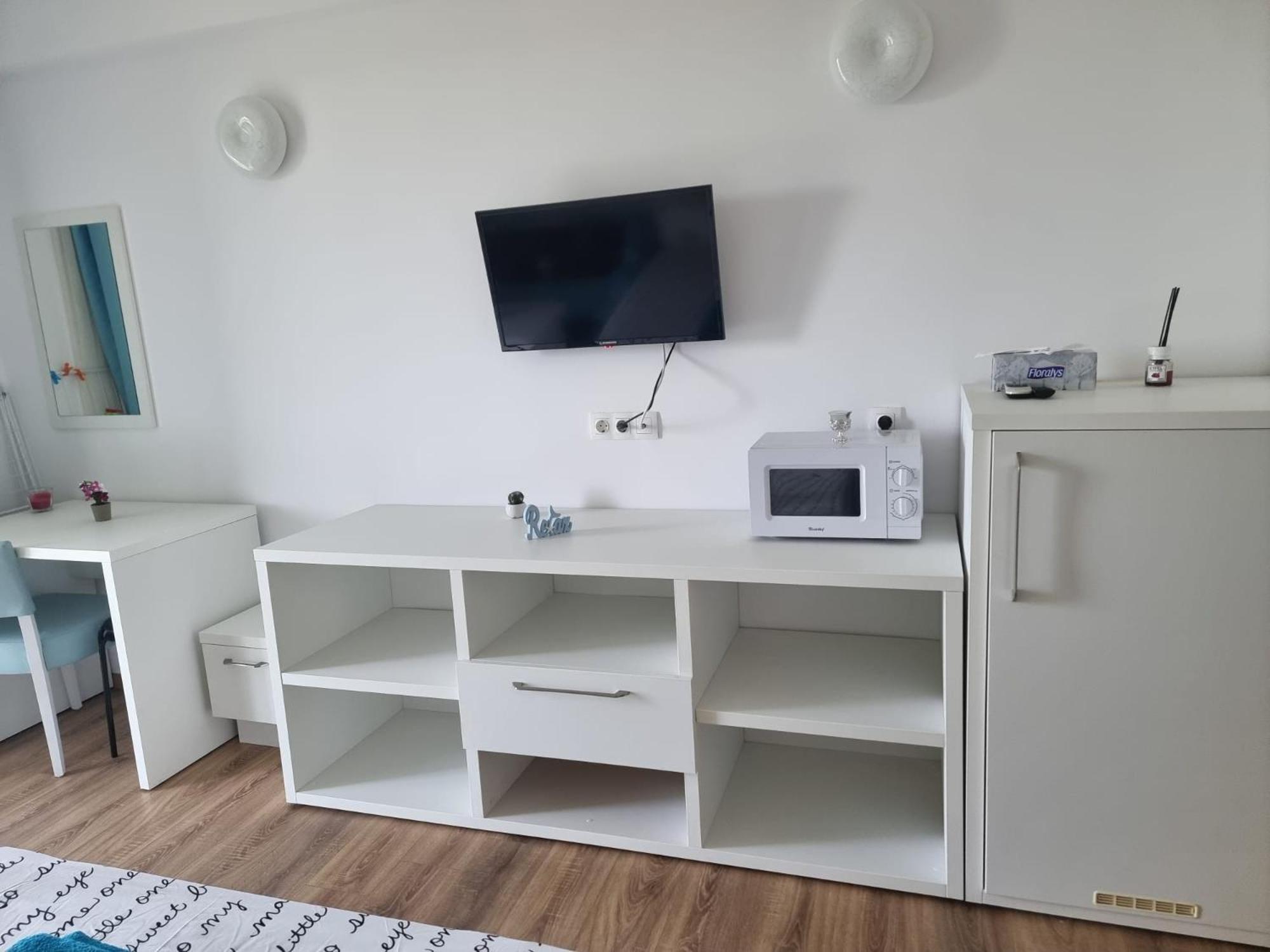 Blaxy Resort Stefi Cu Acces La Piscine Gratuit Douăzeci şi Trei August Екстериор снимка